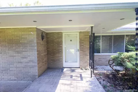 Exterior - 575 S Hemlock Rd, Richland, MI 48626 photo 2 of 19