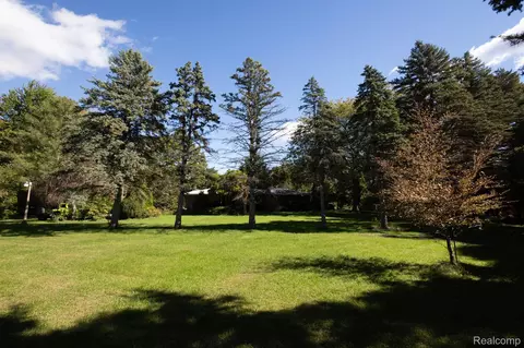 575 S Hemlock Rd, Richland, MI 48626