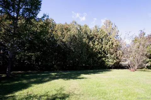 Exterior - 575 S Hemlock Rd, Richland, MI 48626 photo 19 of 19