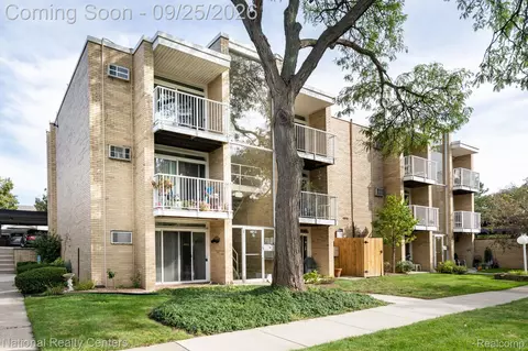 4913 Crooks Rd #G1, Royal Oak, MI 48073