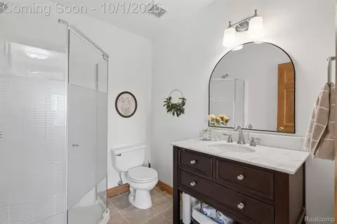 Bath - 10777 Mccabe Rd, Green Oak, MI 48116 photo 2 of 6