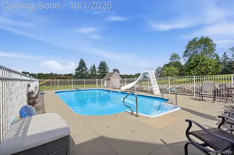 Exterior - 10777 Mccabe Rd, Green Oak, MI 48116 photo 5 of 11