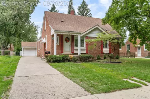 9587 Cardwell St, Livonia, MI 48150