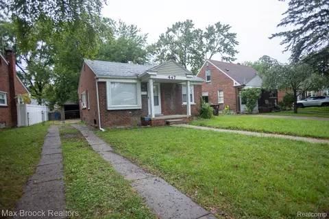 447 Brentwood St, Inkster, MI 48141