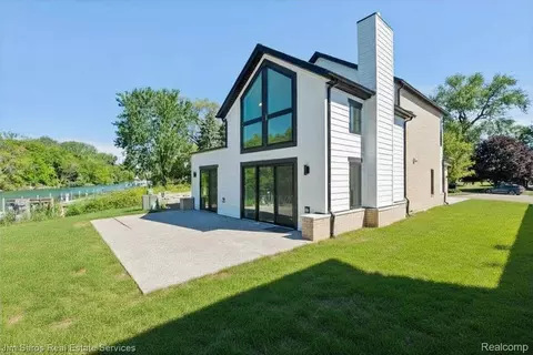 260 Keelson Dr, Detroit, MI 48215