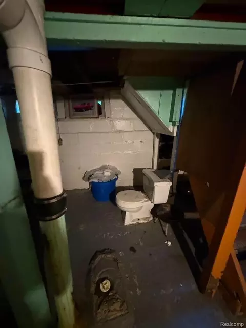 Bath - 4628 Ternes St, Dearborn, MI 48126 photo 3 of 3