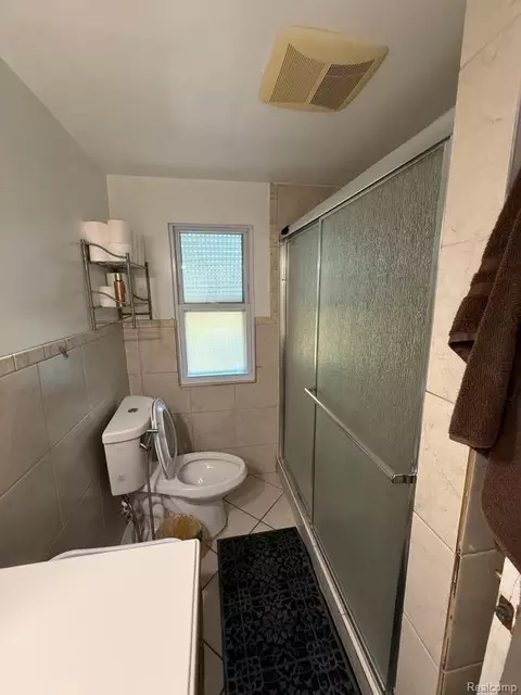 Bath - 4628 Ternes St, Dearborn, MI 48126 photo 1 of 3