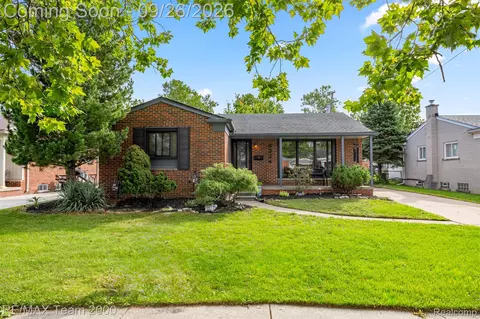 6324 Cambourne Rd, Dearborn Heights, MI 48127