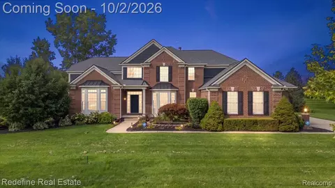 51328 Plymouth Valley Dr, Plymouth, MI 48170