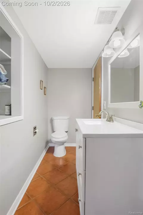 Bath - 9205 Warner Rd, Woodhull, MI 48840 photo 5 of 5