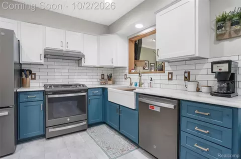 Kitchen - 9205 Warner Rd, Woodhull, MI 48840 photo 2 of 4