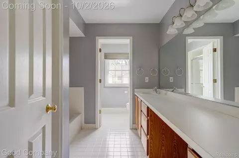 Bath - 416 Oakgrove Ct, Clawson, MI 48017 photo 3 of 5