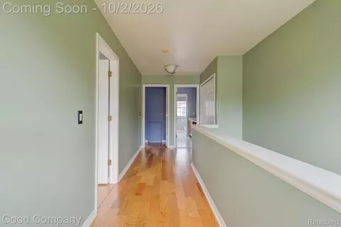 Entry Way - 416 Oakgrove Ct, Clawson, MI 48017 photo 3 of 6