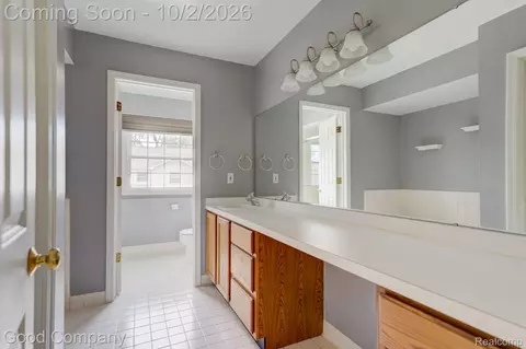 Bath - 416 Oakgrove Ct, Clawson, MI 48017 photo 2 of 5