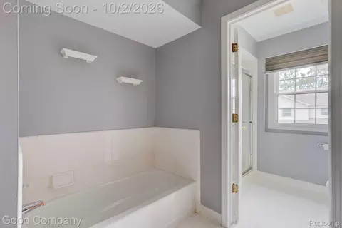 Bath - 416 Oakgrove Ct, Clawson, MI 48017 photo 4 of 5