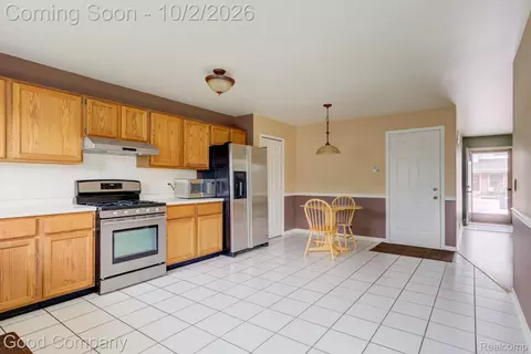 Kitchen - 416 Oakgrove Ct, Clawson, MI 48017 photo 6 of 6