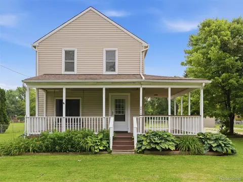 4615 Homesite Dr, Orion, MI 48359