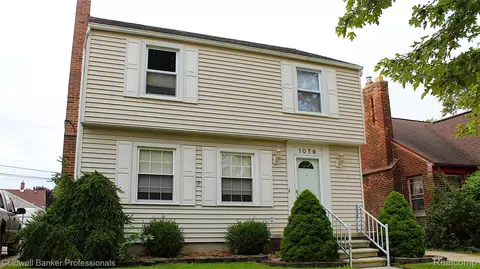 1079 Riverbank St, Lincoln Park, MI 48146