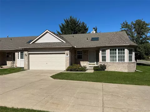 41370 Greenspire Dr, Clinton Township, MI 48038