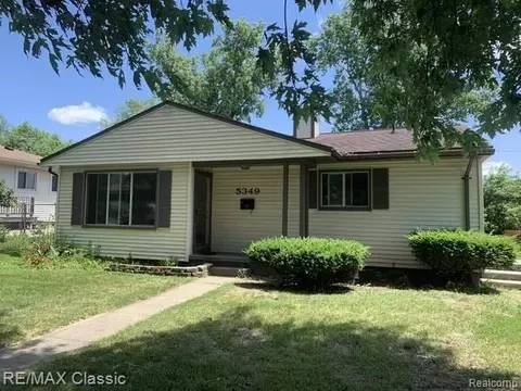 5349 Military Ave, Brighton, MI 48116