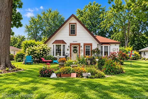 20264 Newman Dr, Brownstown, MI 48183