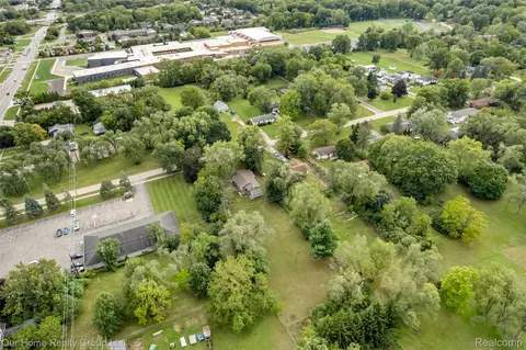 View/Area - 35520 Ronald St, Romulus, MI 48174 photo 1 of 9
