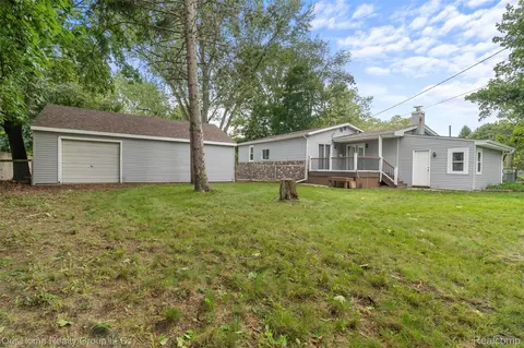 Exterior - 35520 Ronald St, Romulus, MI 48174 photo 8 of 11