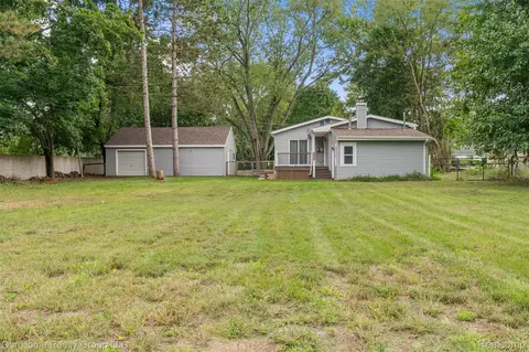 Exterior - 35520 Ronald St, Romulus, MI 48174 photo 10 of 11