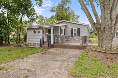 Exterior - 35520 Ronald St, Romulus, MI 48174 photo 1 of 11