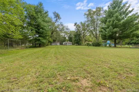 Exterior - 35520 Ronald St, Romulus, MI 48174 photo 11 of 11