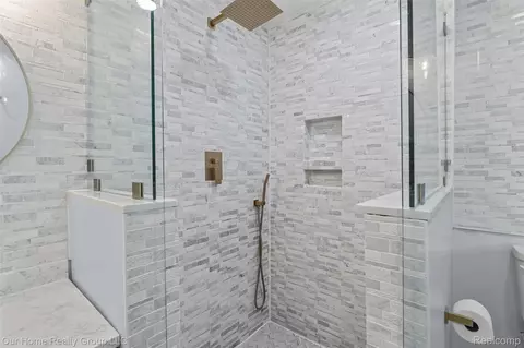 Bath - 35520 Ronald St, Romulus, MI 48174 photo 3 of 3