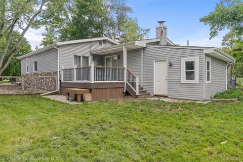 Exterior - 35520 Ronald St, Romulus, MI 48174 photo 7 of 11