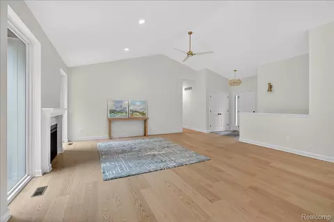 Living - 3133 Farmbrook Ln, Metamora, MI 48455 photo 10 of 11