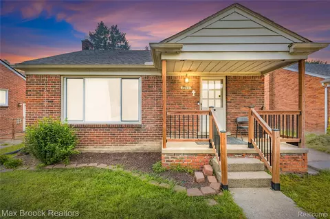 23531 Scotia Rd, Oak Park, MI 48237