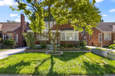 9976 Pierson St, Detroit, MI 48228
