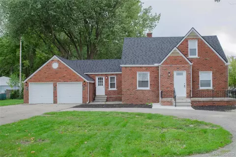 15960 Martin Rd, Roseville, MI 48066