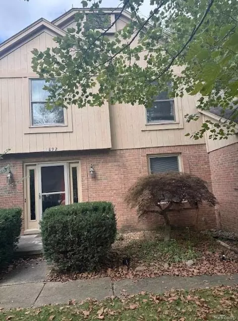 37892 Stableview Dr, Farmington Hills, MI 48335