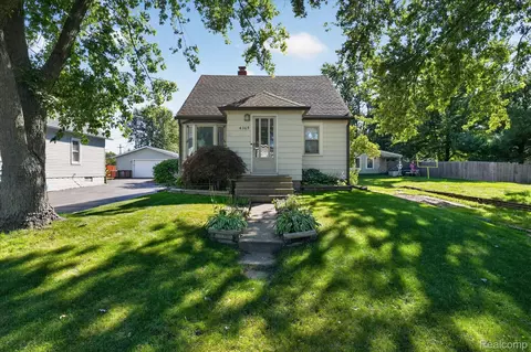 4369 Richalva Ct, Waterford, MI 48329
