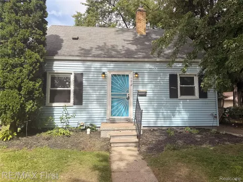 192 Crestwood St, Pontiac, MI 48341