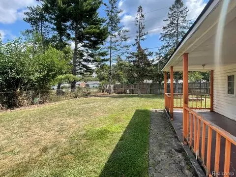 Exterior - 29451 Steinhauer St, Inkster, MI 48141 photo 3 of 4