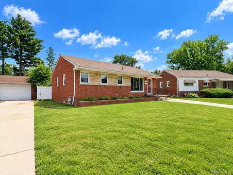 Exterior - 29451 Steinhauer St, Inkster, MI 48141 photo 1 of 4