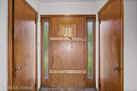 Entry Way - 2219 Copeman Blvd, Flint, MI 48504 photo 1 of 4