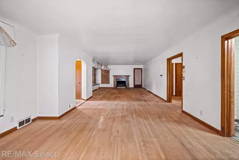 Living - 2219 Copeman Blvd, Flint, MI 48504 photo 1 of 5