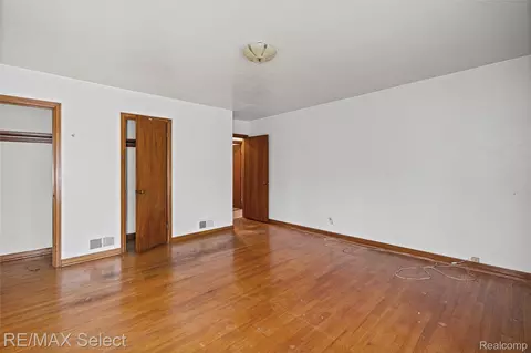 Bedroom - 2219 Copeman Blvd, Flint, MI 48504 photo 6 of 7