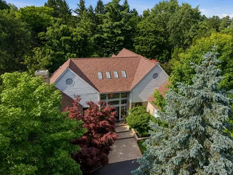 3104 Quarton Rd, Bloomfield Hills, MI 48304
