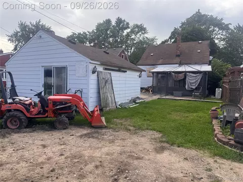 7997 Weddel St, Taylor, MI 48180 photo 4