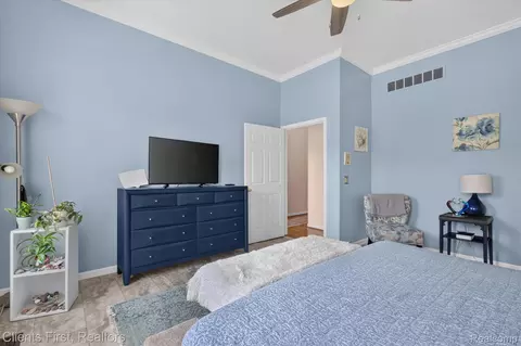 Bedroom - 2912 Tanglewood Dr, Wayne, MI 48184 photo 3 of 11
