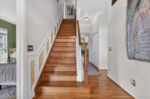 Entry Way - 2912 Tanglewood Dr, Wayne, MI 48184 photo 2 of 2