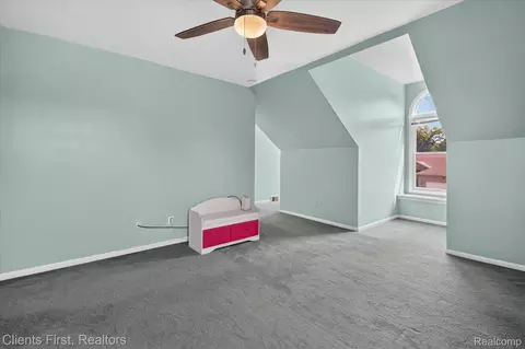 Bedroom - 2912 Tanglewood Dr, Wayne, MI 48184 photo 8 of 11