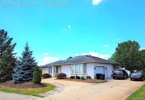 2990 Hiller Rd, West Bloomfield, MI 48324